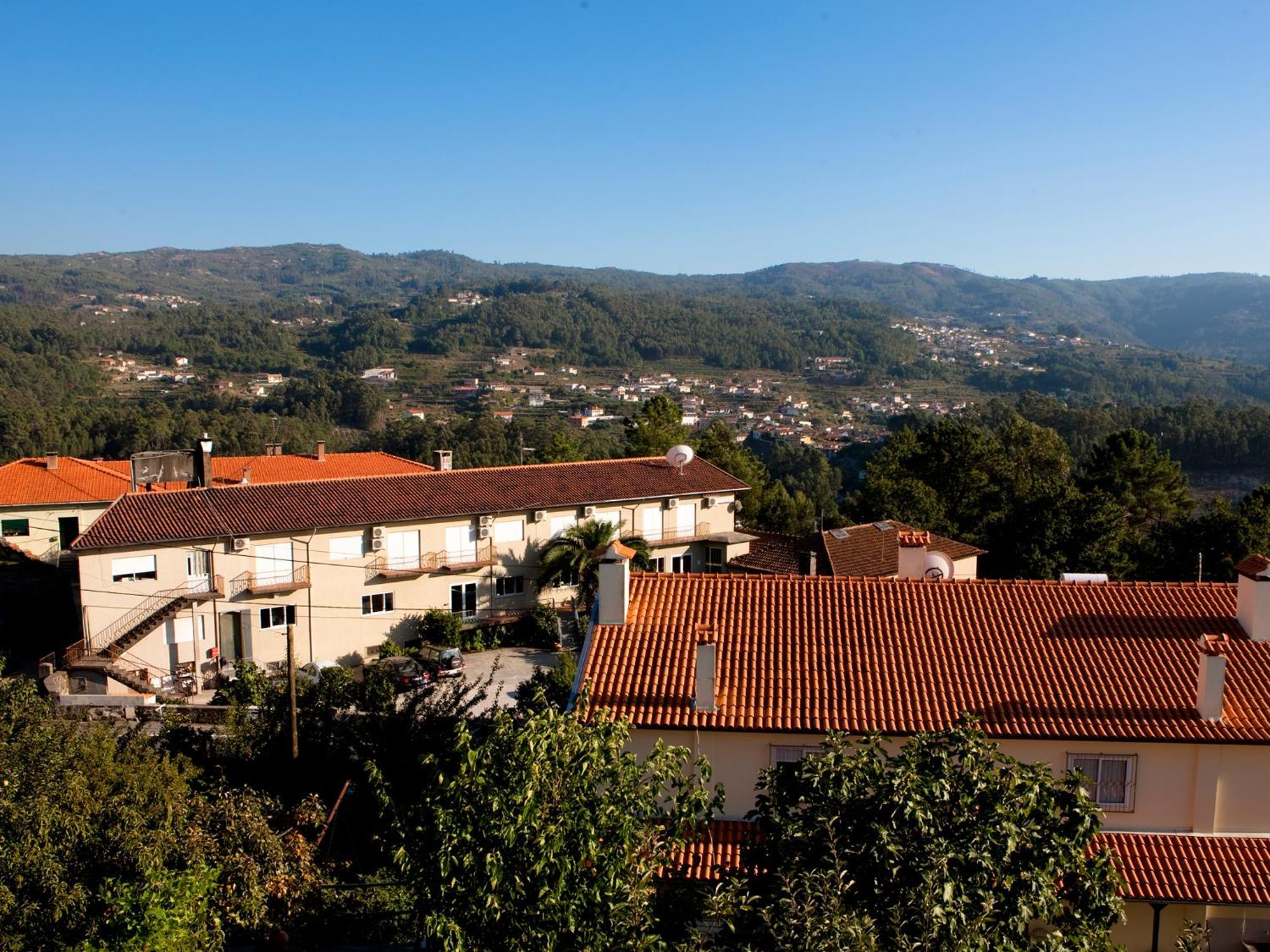 Pensao Suissa Hotel Vale de Cambra Kültér fotó
